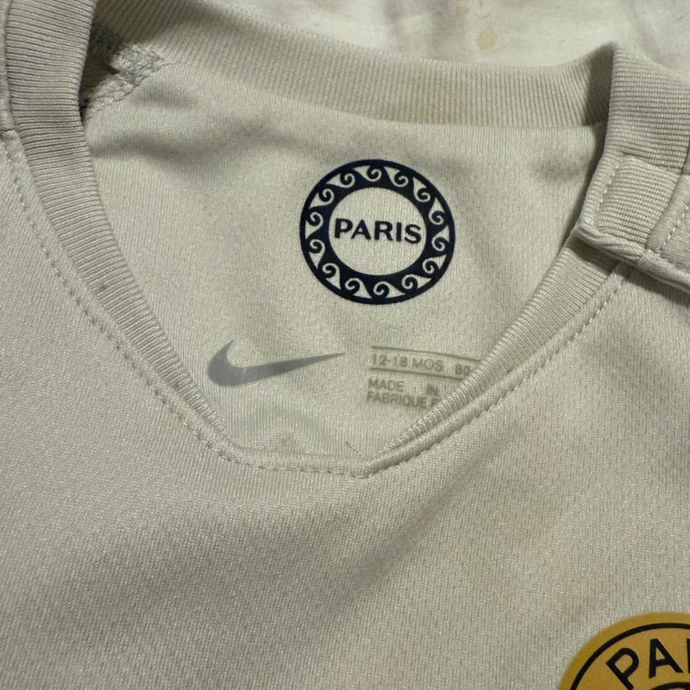 Nike - Picture 2 of 2